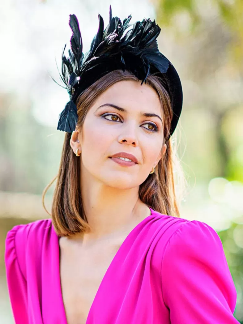 bandeau_de_plumes_aurora_3-1.webp Mariquita Trasquilá Bandeaux^BANDEAU DE PLUMES AURORA Blancoynegro